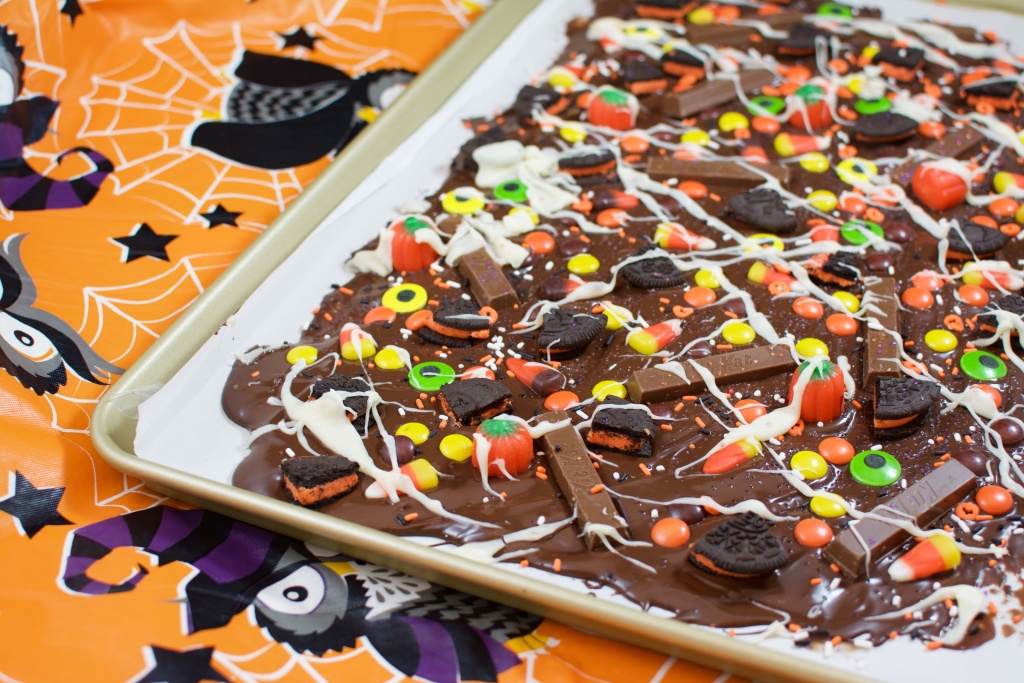 Fab Recipe: Halloween Candy Bark