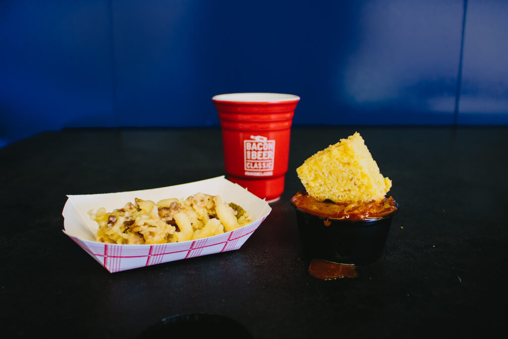 Bacon Mac and Cheese and Bacon Chili // Bacon and Beer Classic @chelsias