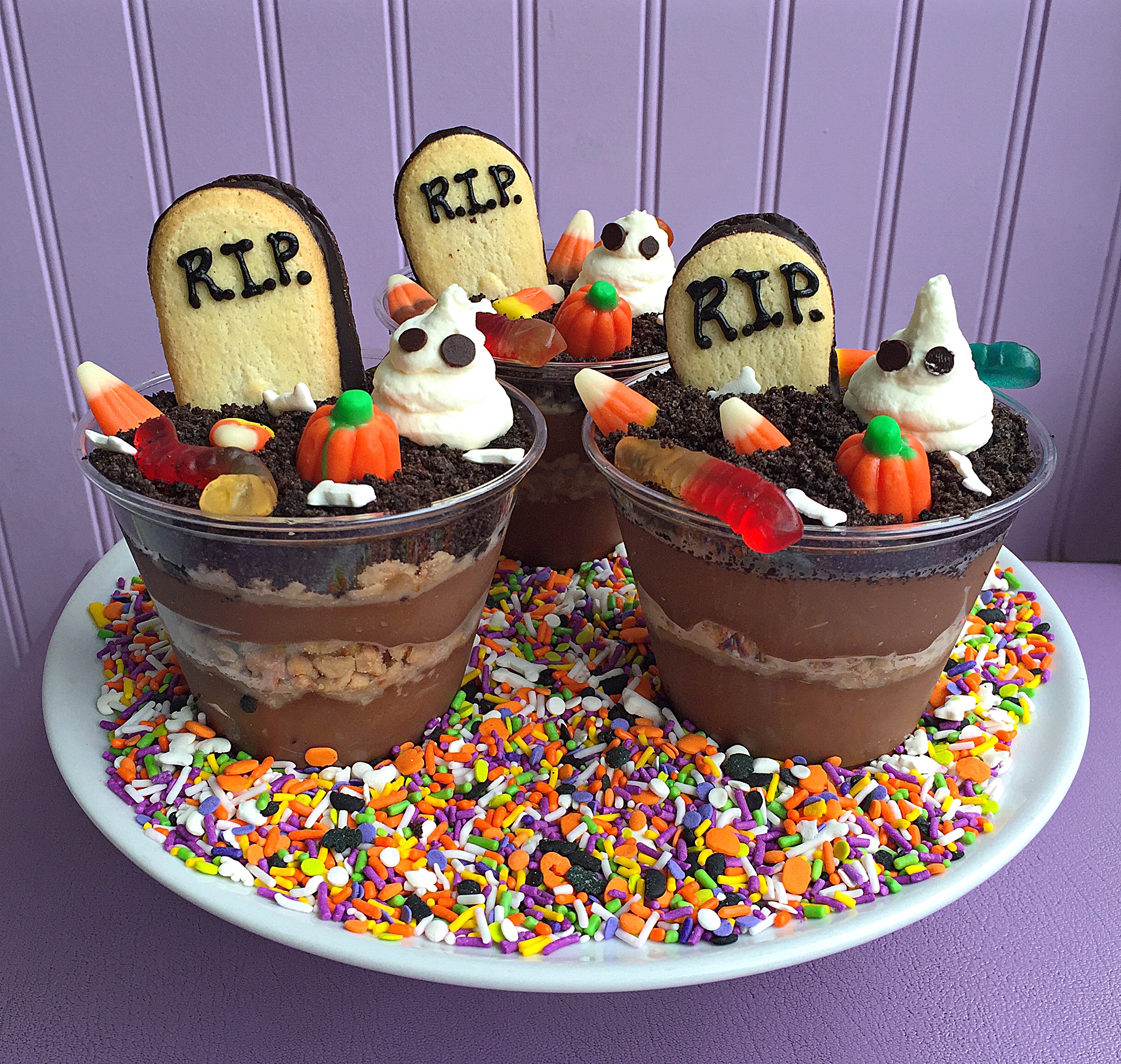 Easy Halloween Graveyard Chocolate Rice Krispie Treats