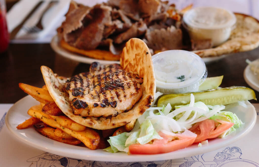 Chicken Breast on Pita Kalamata Dinner from Athenian Room // Photo: @chelsias