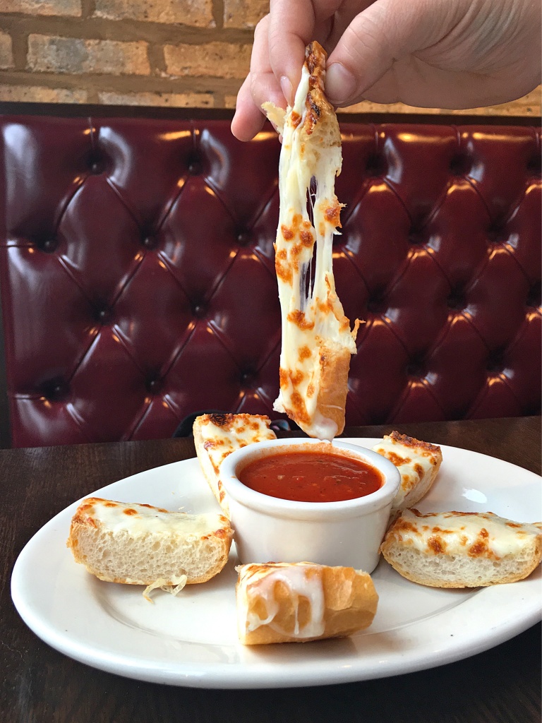 Garlic Cheese Bread at The Pasta Bowl // Photo: @sherriesavorsthecity