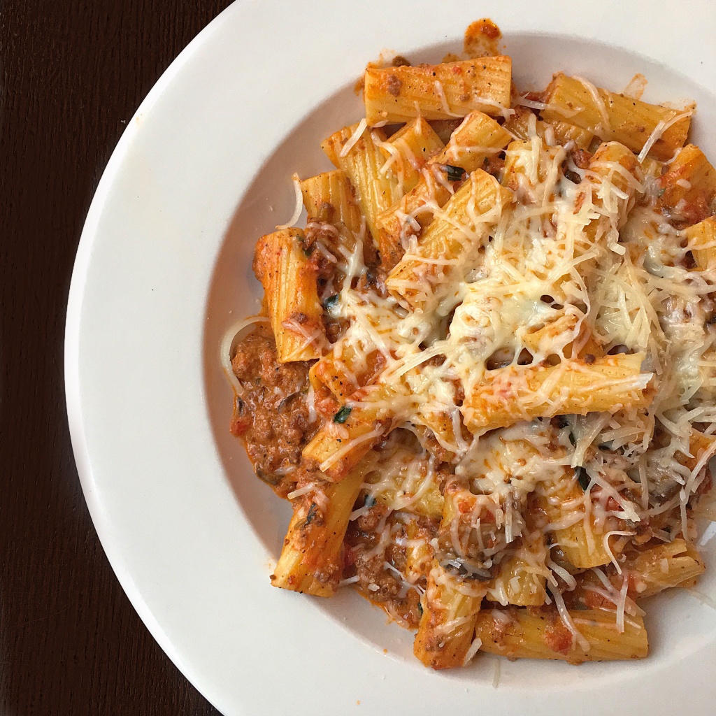 Rigatoni Bolognese at The Pasta Bowl // Photo: @sherriesavorsthecity