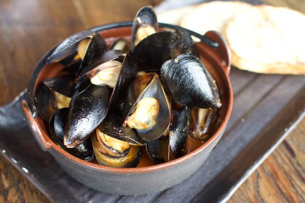 Yazuku Mussels at Yuzu Sushi & Robata Grill // Photo: @fabsoopark