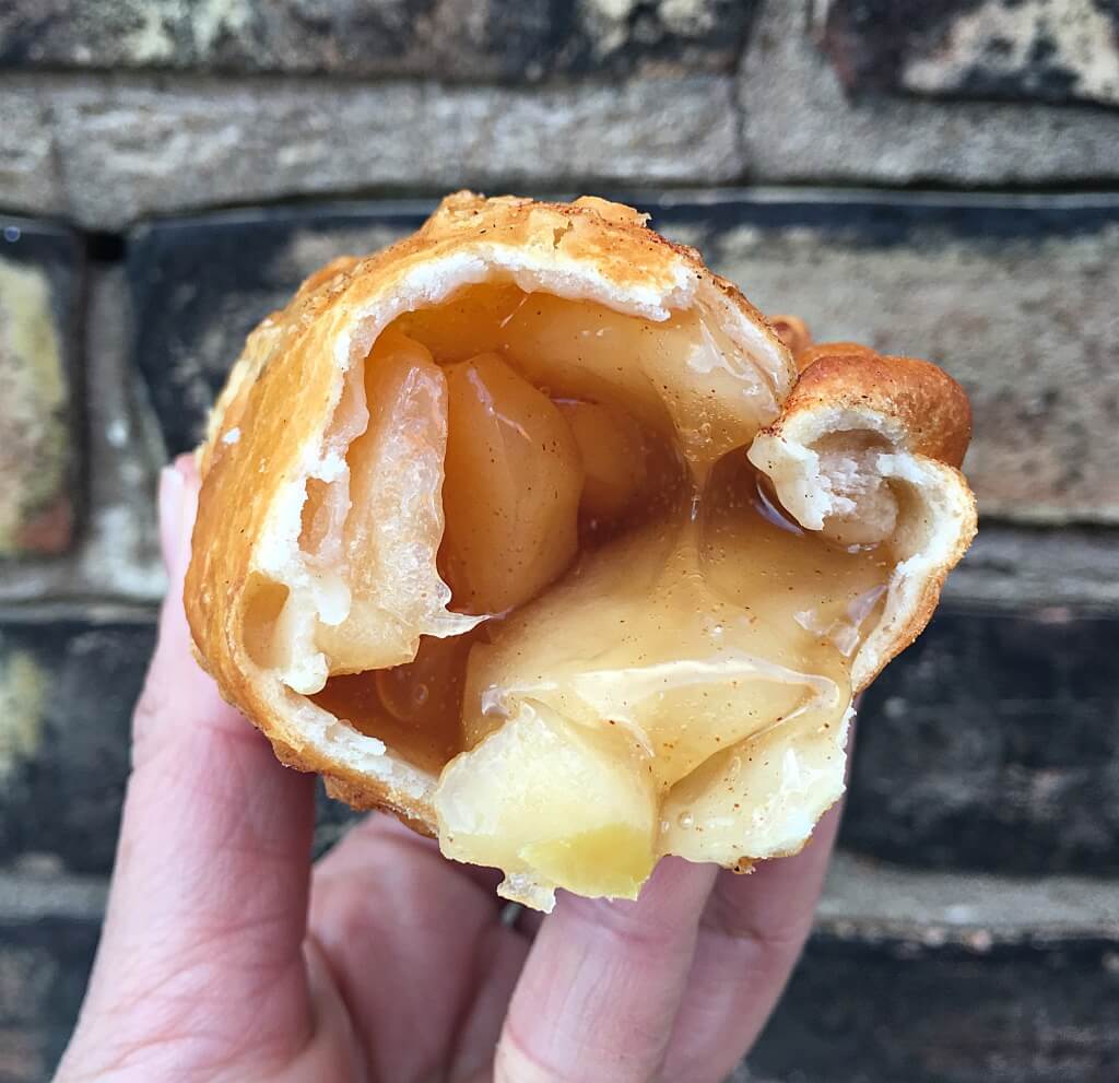 Cinnamon Apple Empanada at Cafe Tola // Photo: @sherriesavorsthecity