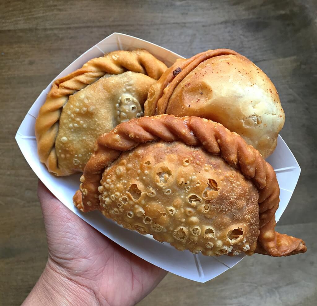 Empanadas at El Mercado Meat Mart // Photo: @sherriesavosrthecity