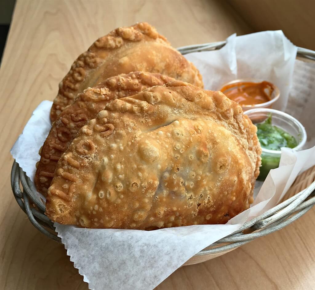 Lito's Empanadas // Photo: @sherriesavorsthecity