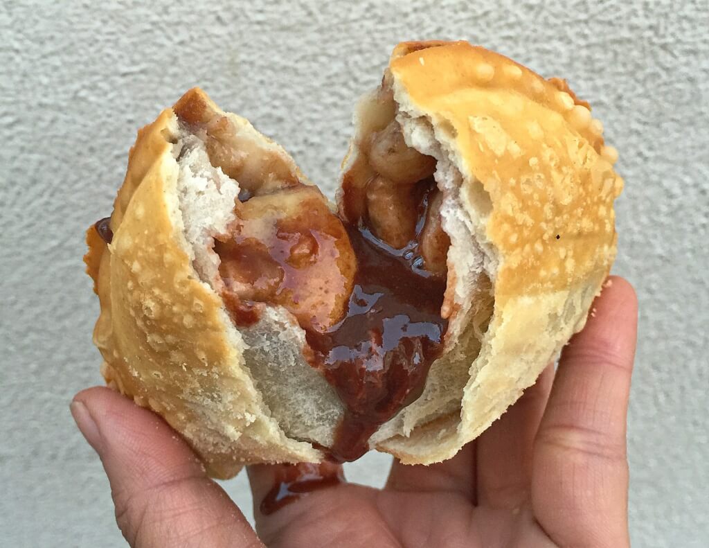 Choco-Banana Empanada at Lito's Empanadas // Photo: @sherriesavorsthecity