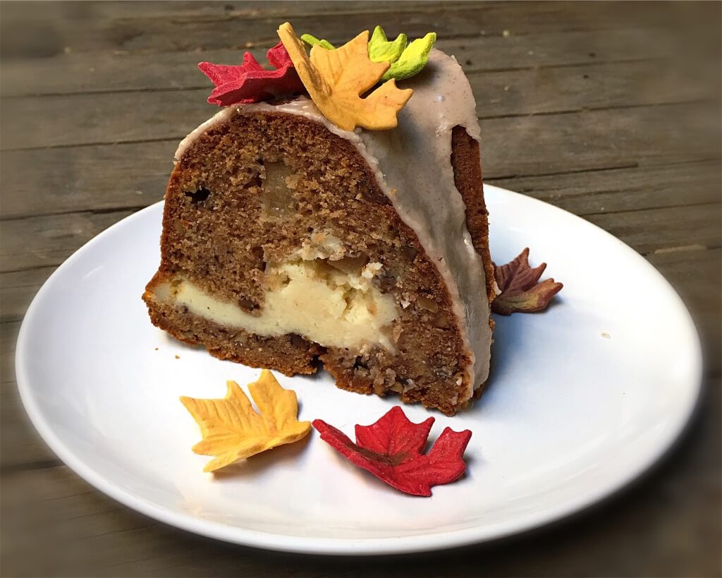 Spiced Apple Bundt Cale with Cider Glaze // Photo:@sherriesavorsthecity