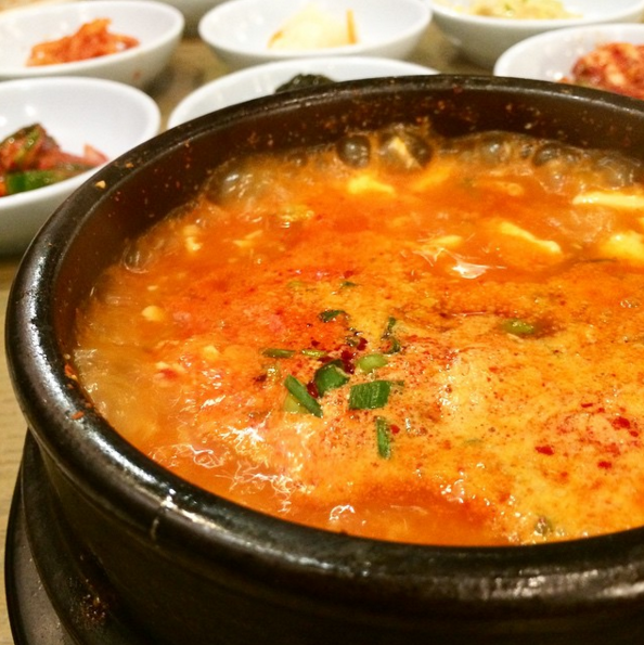 Tofu Hot Pot at Ahjoomah's Apron // Photo: @vansventures
