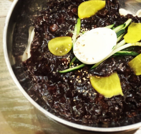 Black Bean Noodles at Ahjoomah's Apron // Photo: @vansventures