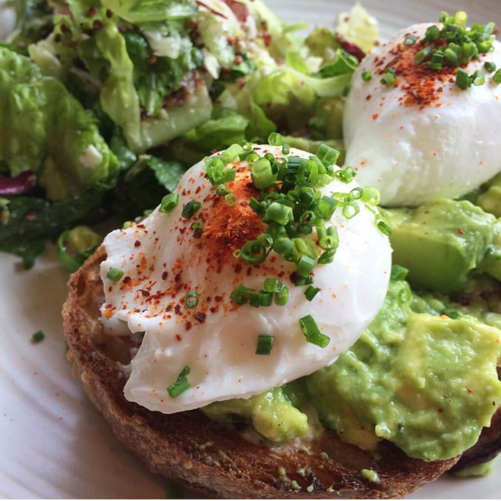 Avocado Toast at Summer House Santa Monica // Photo: @vansventures