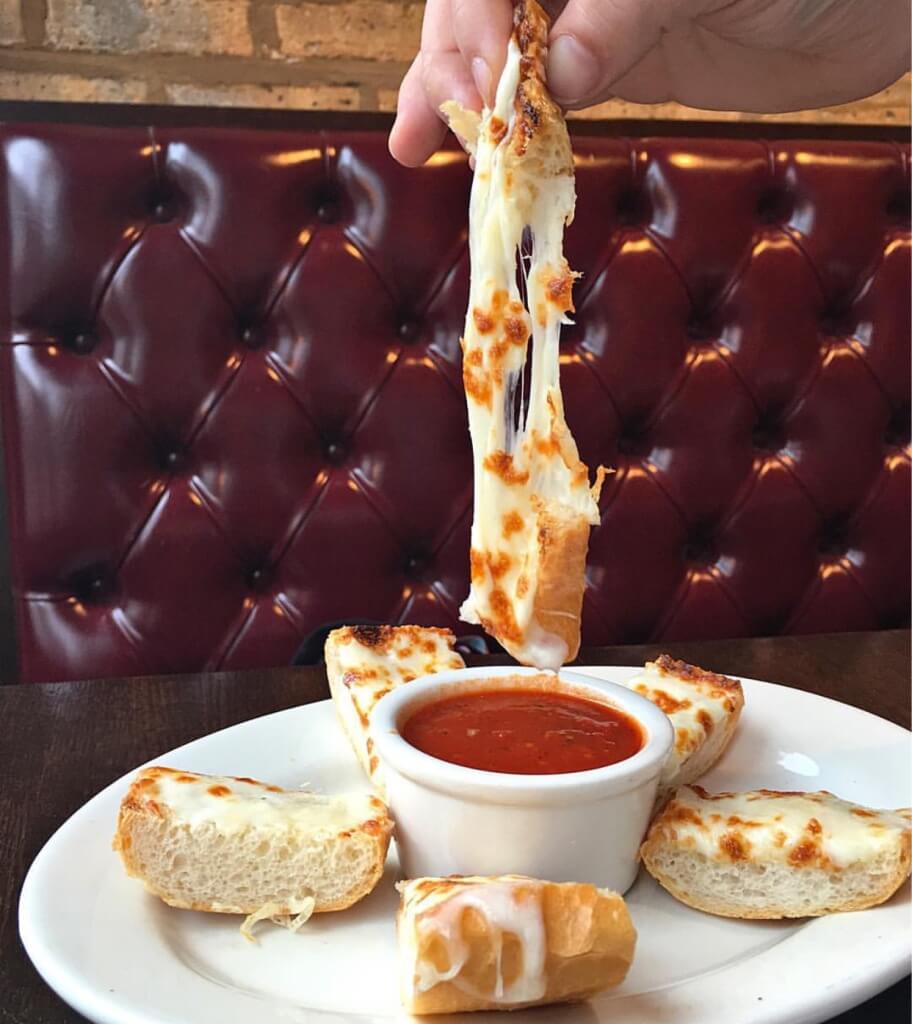 Garlic Cheese Bread at The Pasta Bowl // Photo: @sherriesavorsthecity