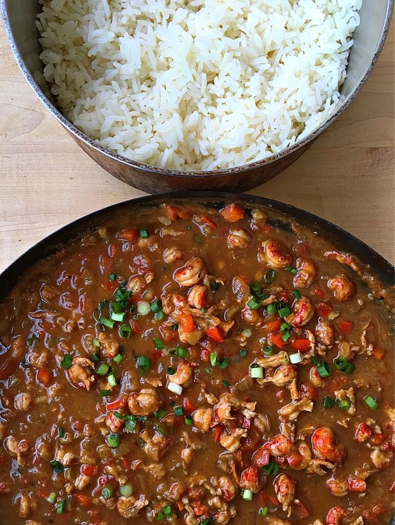 Crawfish Étouffée with Plain Rice // Photo: @sherriesavorsthecity