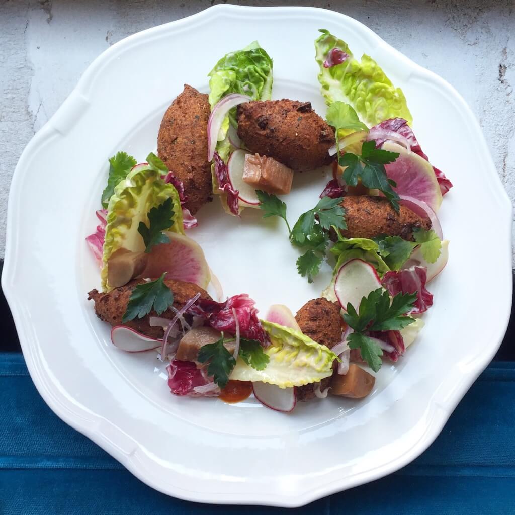 Falafel at Bernie's Lunch & Supper // Photo: @fabsoopark