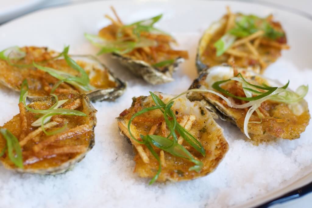 Oysters at Bernie's Lunch & Supper // Photo: @fabsoopark