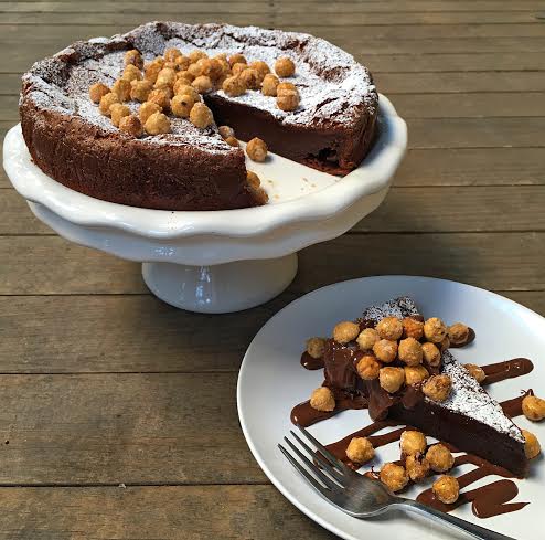 Flourless Nutella Cake // Photo: @sherriesavorsthecity