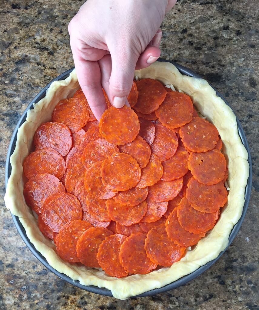 Fab Recipe: Chicago-style Deep Dish Pizza by Emmy Gottschalk // Photo: @sherriesavorsthecity