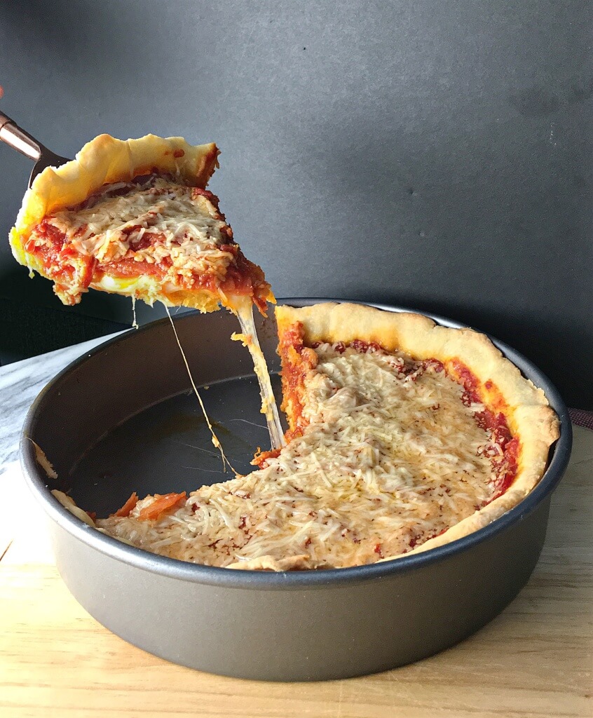 Fab Recipe: Chicago-style Deep Dish Pizza by Emmy Gottschalk // Photo: @sherriesavorsthecity