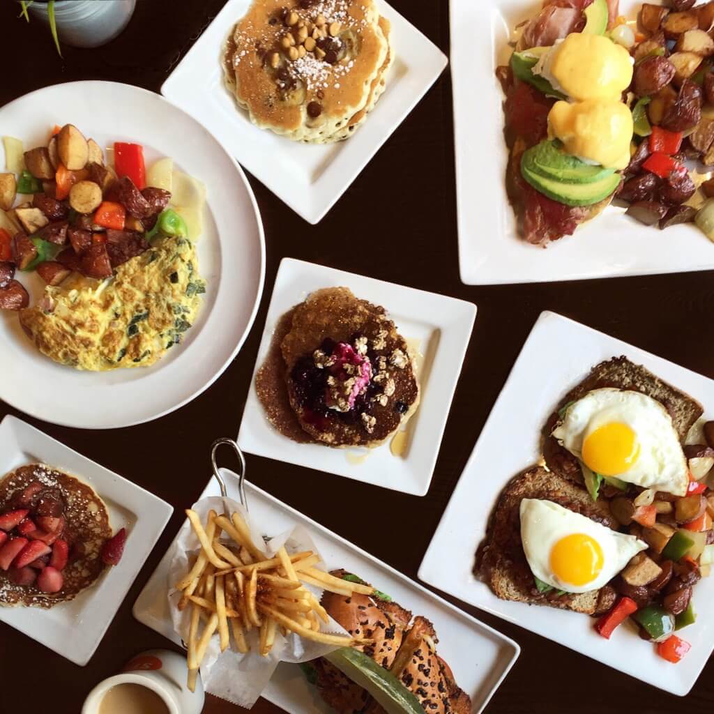 Fab Review: Stax Cafe #fabfoodchicago // Photo: @fabsoopark