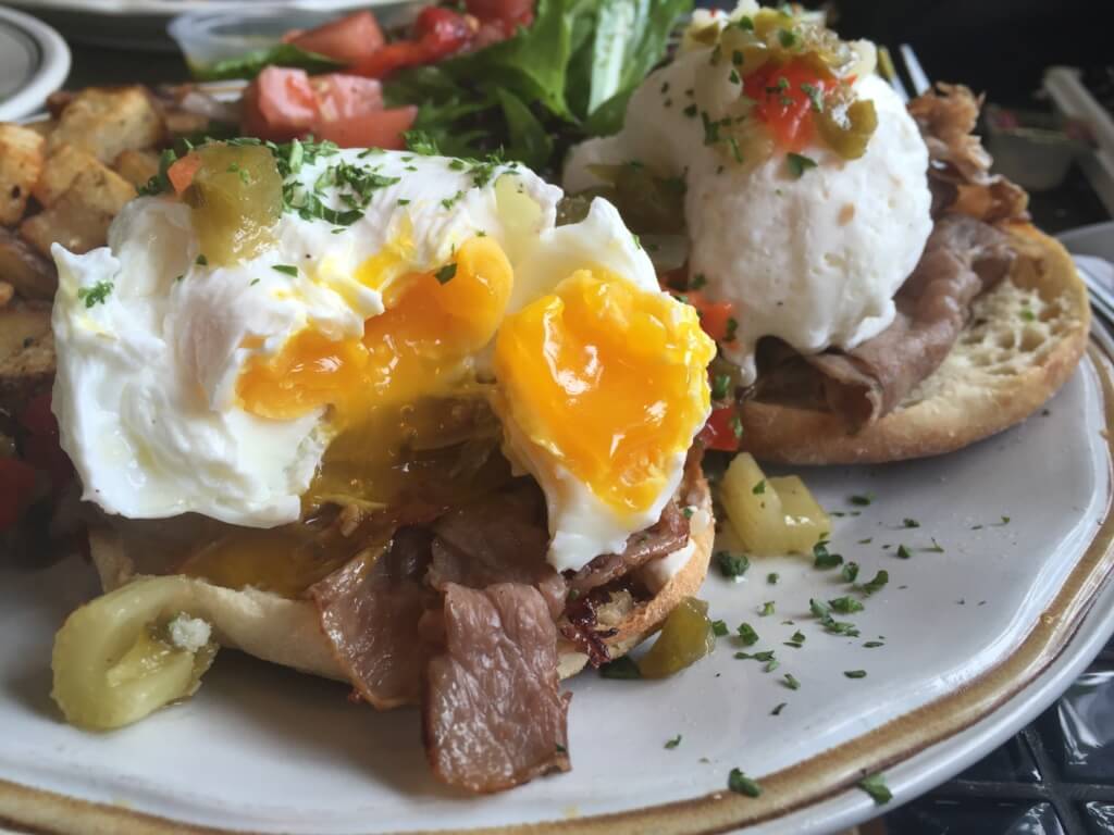 Italian Beef Benedict at Hash // Photo: @mallorykorol