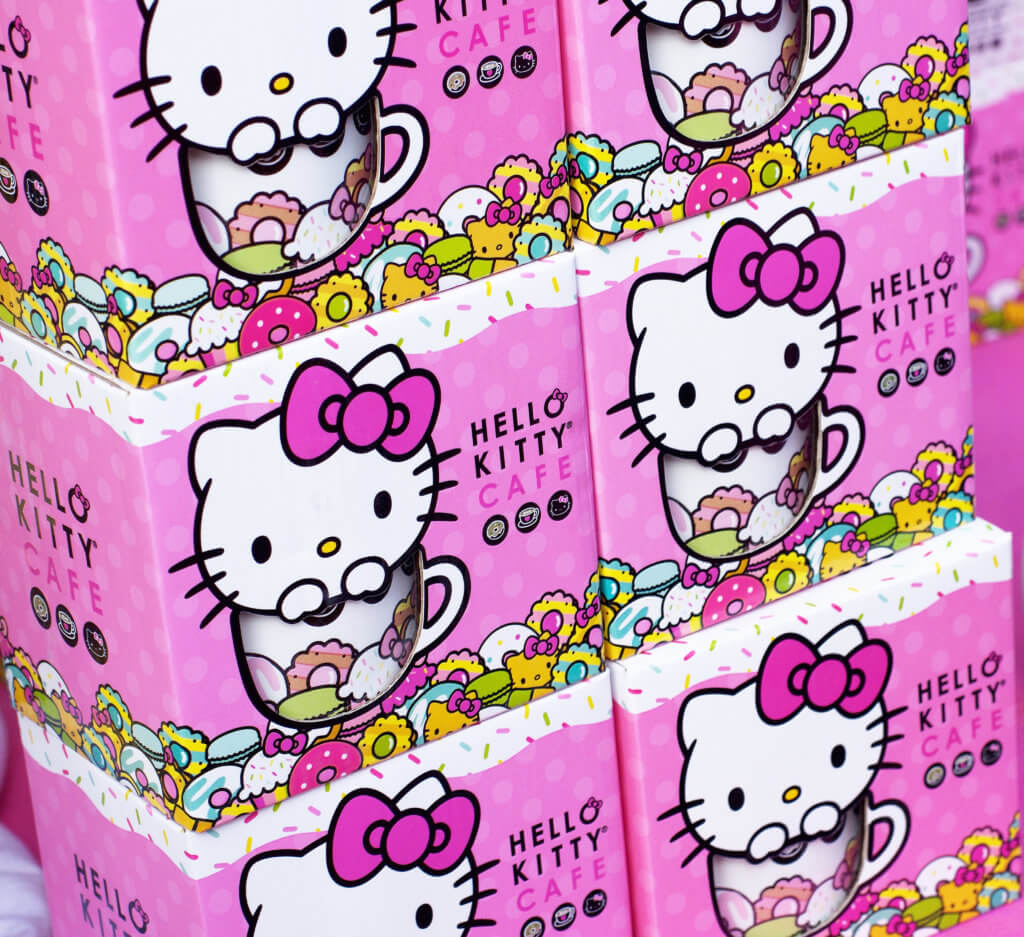 Fab Happenings: Hello Kitty Cafe Truck in Chicago // Photo: @fabsoopark