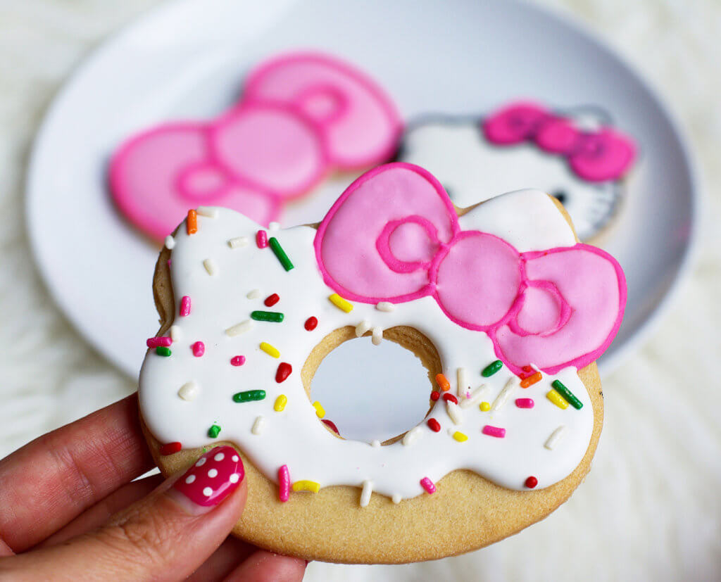 Fab Happenings: Hello Kitty Cafe Truck in Chicago // Photo: @fabsoopark