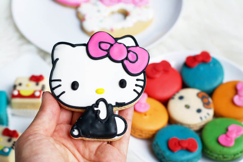 Fab Happenings: Hello Kitty Cafe Truck in Chicago // Photo: @fabsoopark