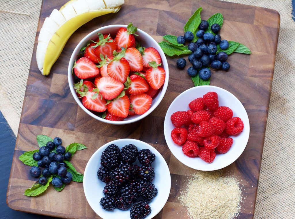 Fab Recipe: Wheat Germ Berry Banana Smoothie Bowl // Photo: @fabsoopark