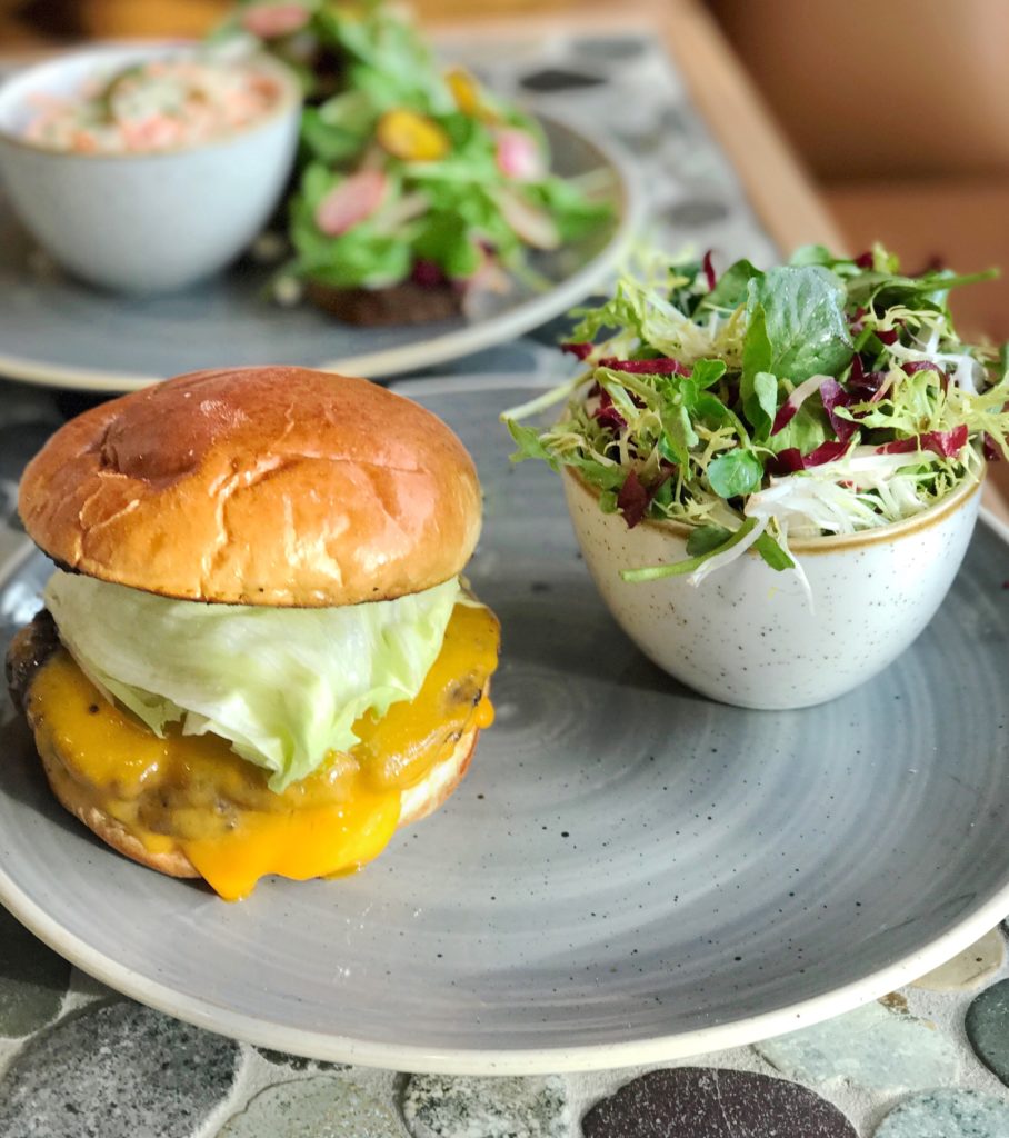 Fab Review: Bad Hunter // Veggie Burger // Photo: @topchicagoeats