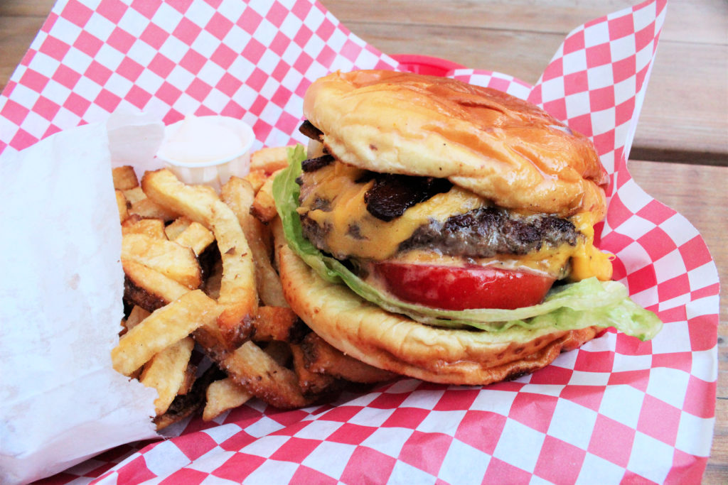 Fab Review: Small Cheval // Cheeseburger and Fries // Photo: @senxeats