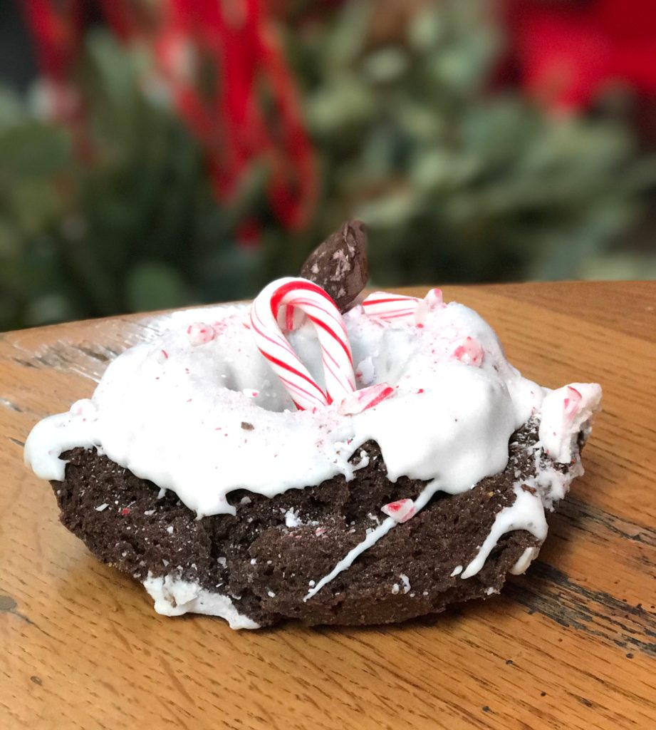 Peppermint Bark Donut at Do-Rite Donuts // Photo: @topchicagoeats