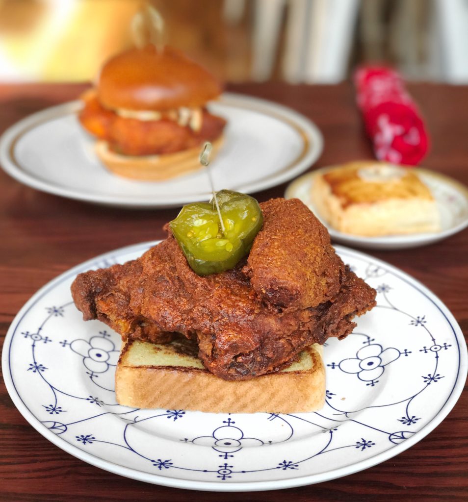 Fab Review: The Budlong // Hot Chicken Plate // Photo: @topchicagoeats