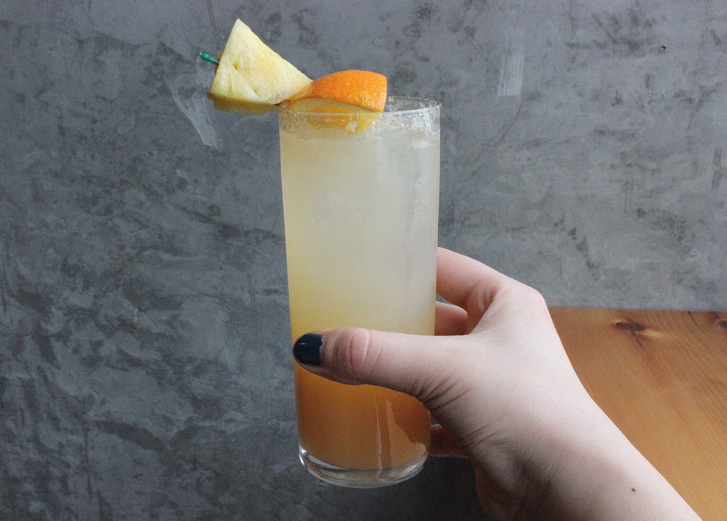 Fab Review: Currency Exchange Cafe // Rum Punch // Photo: @senxeats