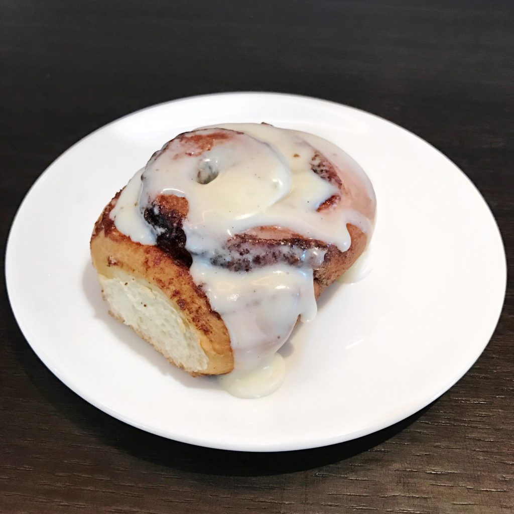 Cinnamon Roll at GreenRiver // Photo: @topchicagoeats