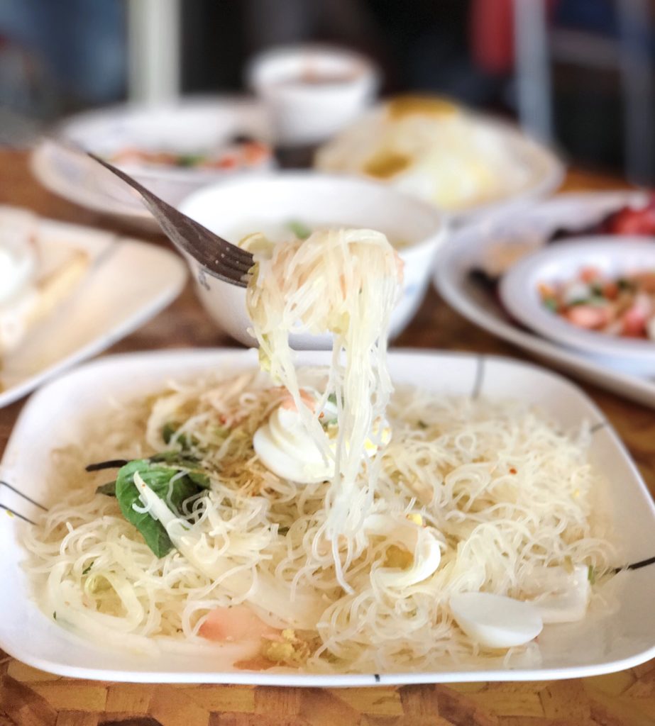 Fab Review: Uncle Mike's Place // Pancit // Photo: @topchicagoeats