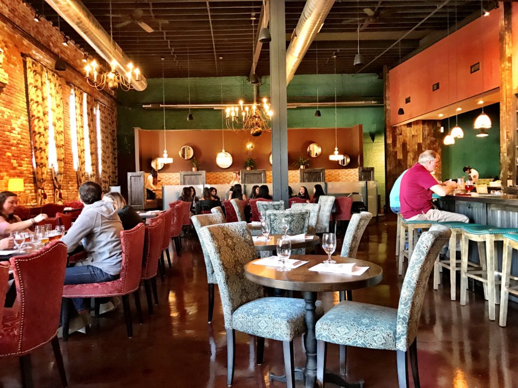 Fab Review: Brunch at Band of Bohemia // Dining Room // Photo: @topchicagoeats