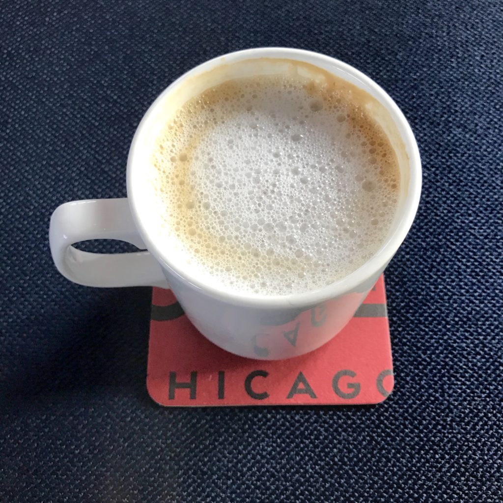 Latte at Robey Lounge // Photo: @topchicagoeats