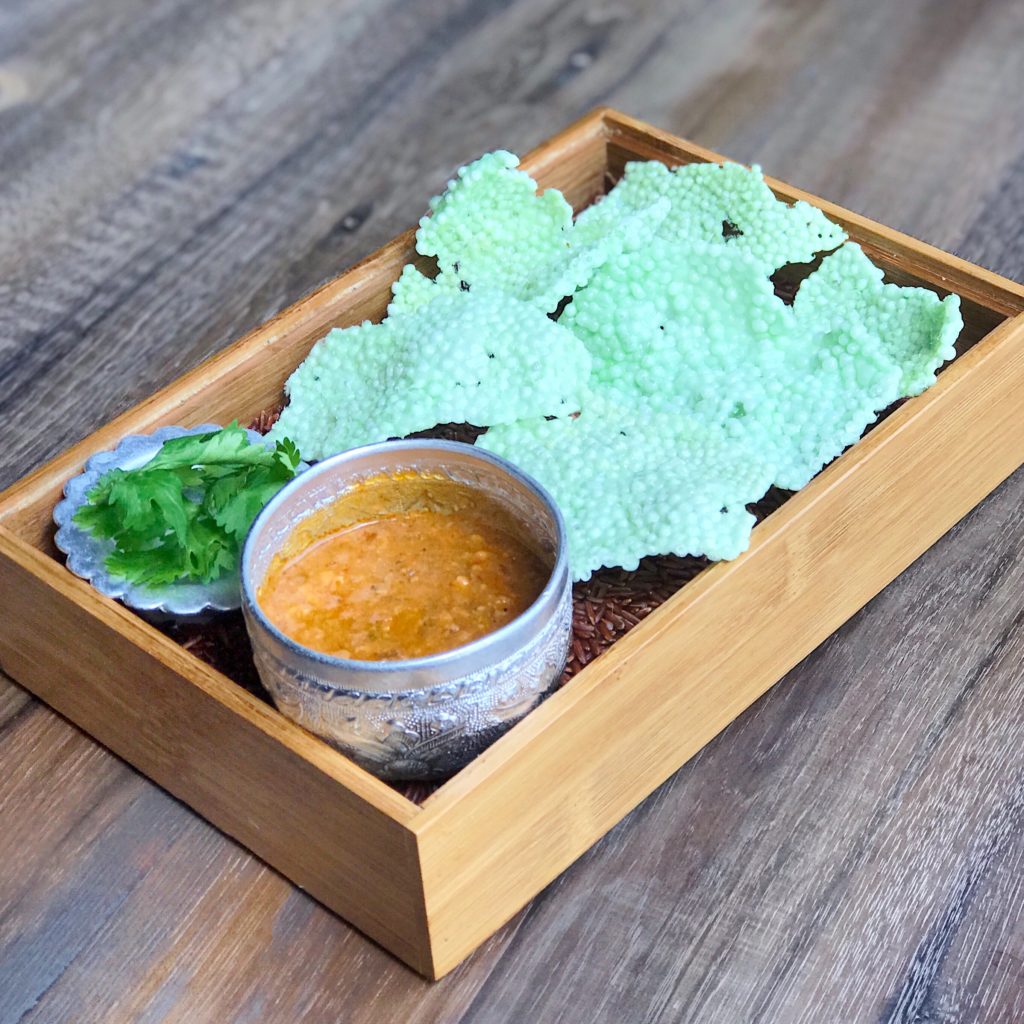 Fab Review: NaKorn // Pandan Tapioca Pearl Crackers // Photo: @topchicagoeats