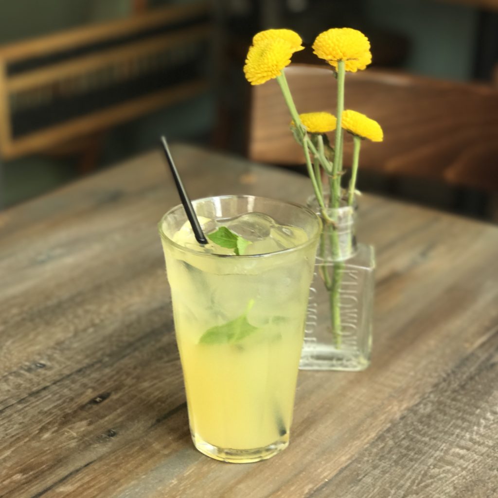 Fab Review: NaKorn // Roasted Pineapple-Thai Basil Soda // Photo: @topchicagoeats