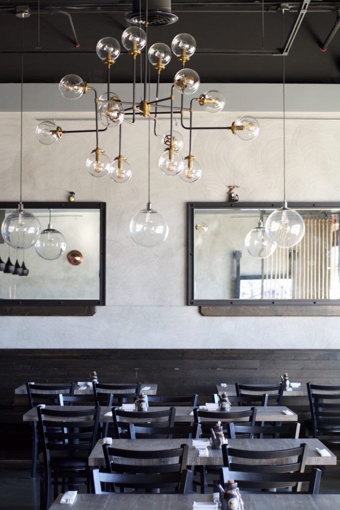 Fab Review: Mozu Sushi & Izakaya // Interior // Photo: @fabsoopark