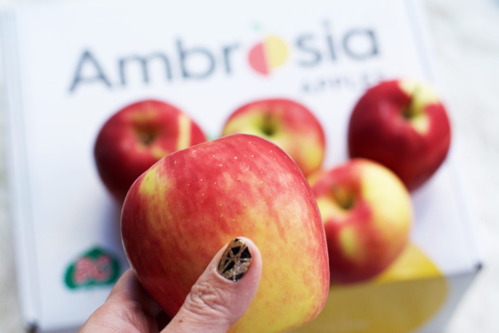 Fab Recipe: Caramel Apple Rose Puff Pastry // Ambrosia Apples // Photo: @fabsoopark