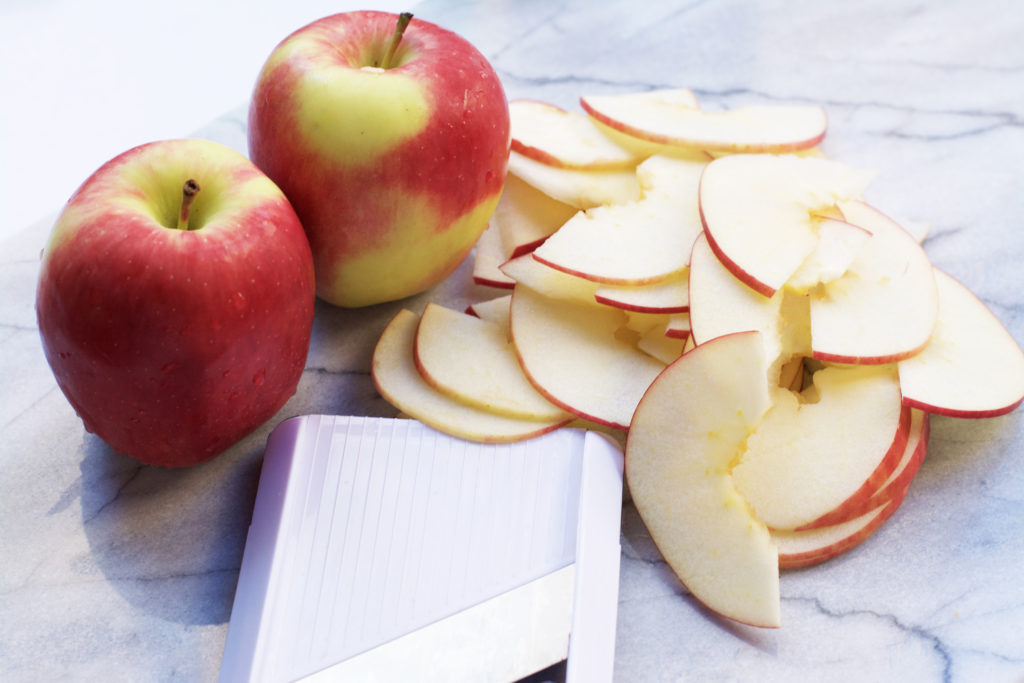 Fab Recipe: Caramel Apple Rose Puff Pastry // Ambrosia Apples // Photo: @fabsoopark