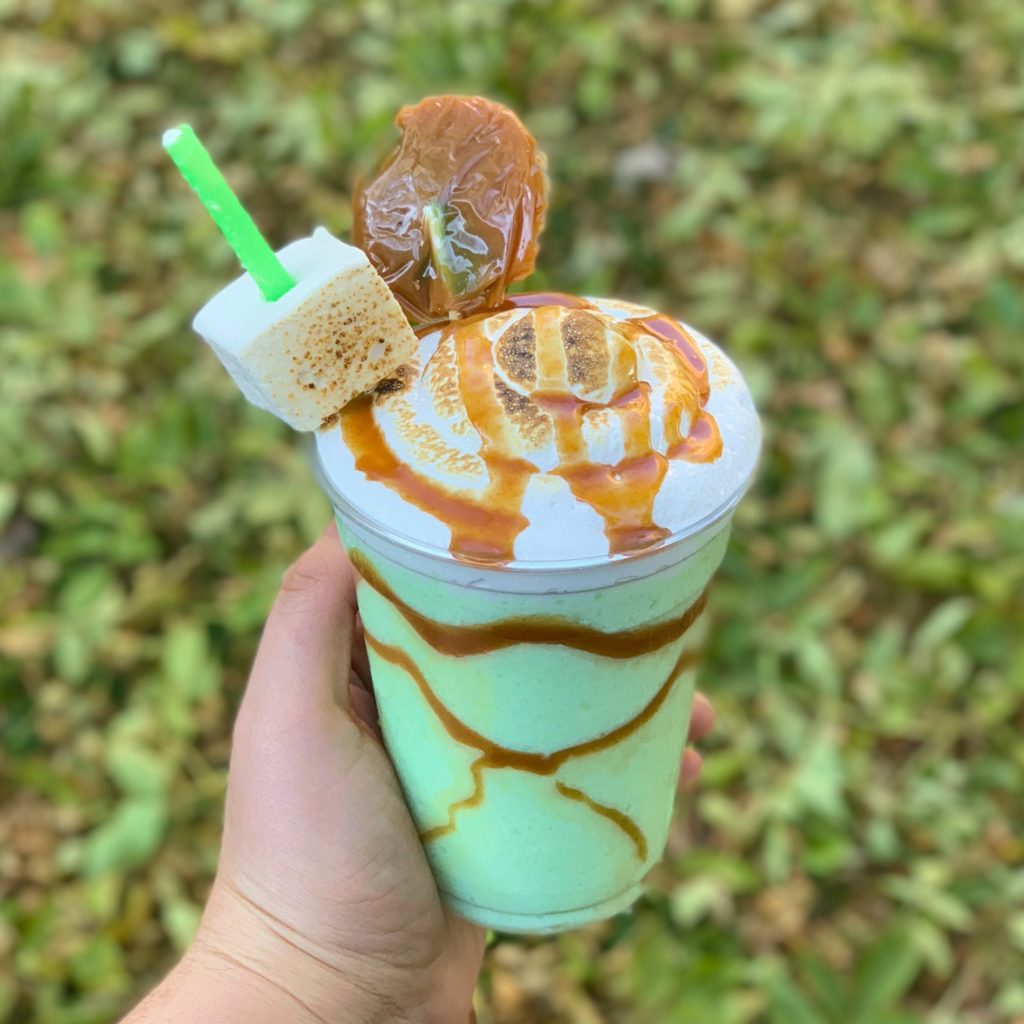 Fab Happenings: Top 5 Fall Treats 2018 // Frozen Caramel Apple at XO Marshmallow // Photo: @topchicagoeats 