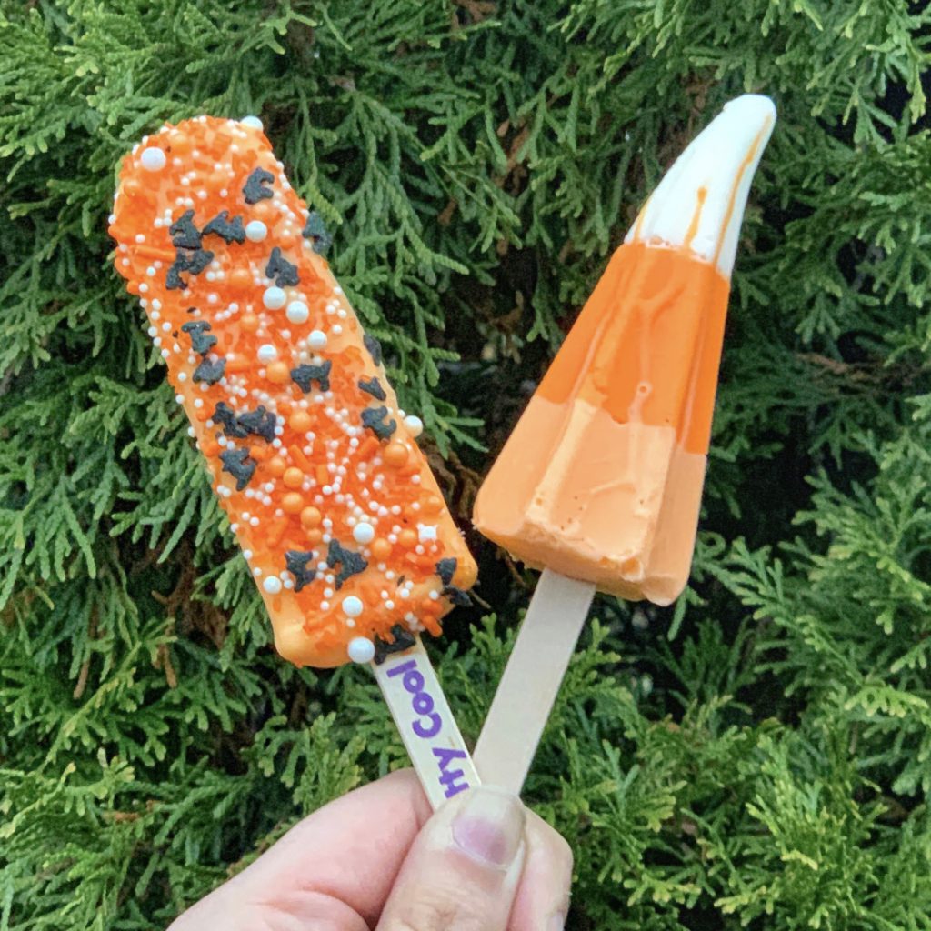 Fab Happenings: Top 5 Fall Treats 2018 // Black Cat & Candy Corn Popsicles at  Pretty Cool Ice Cream // Photo: @topchicagoeats 