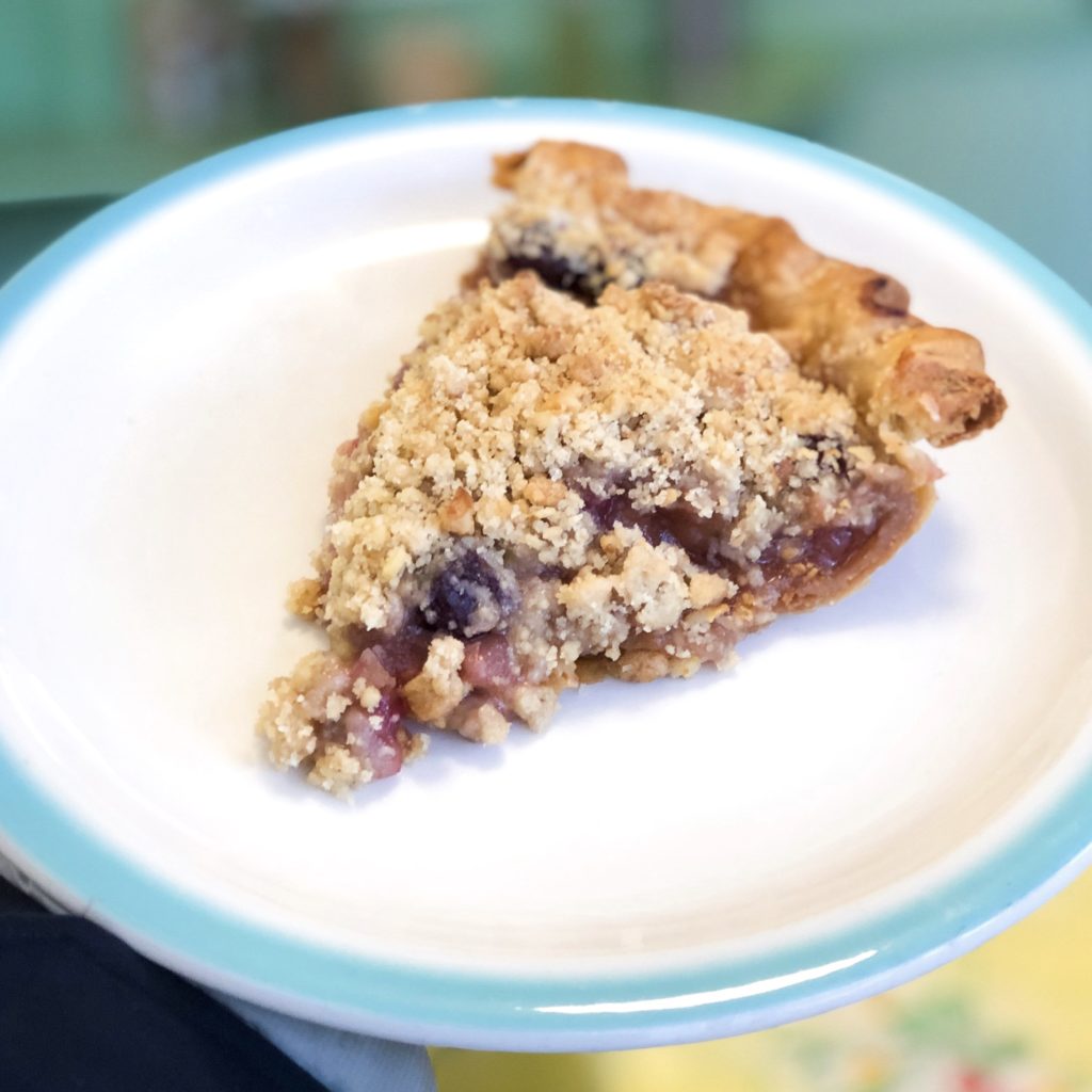 Fab Happenings: Top 5 Pies 2018 // Pear Apple Cranberry Pie with Walnut Crumble at Hoosier Mama Pie Company // Photo: @hangry_amy