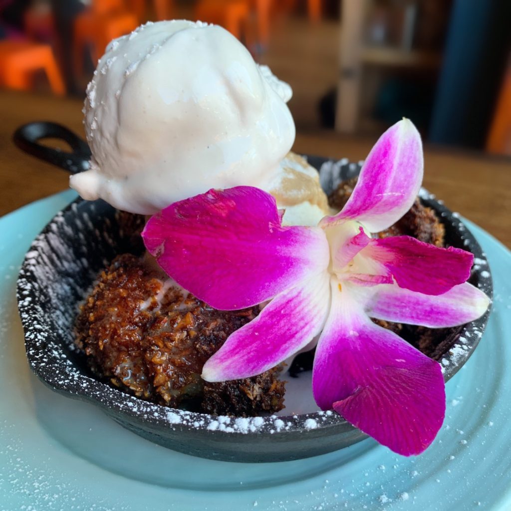 Fab Review: No Bones Beach Club // Banana Ball Sundae // Photo: @topchicagoeats