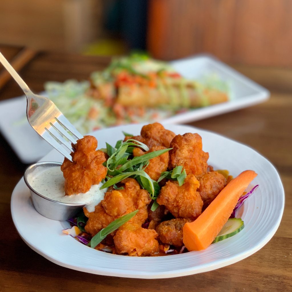 Fab Review: No Bones Beach Club // Buffalo Cauliflower // Photo: @topchicagoeats